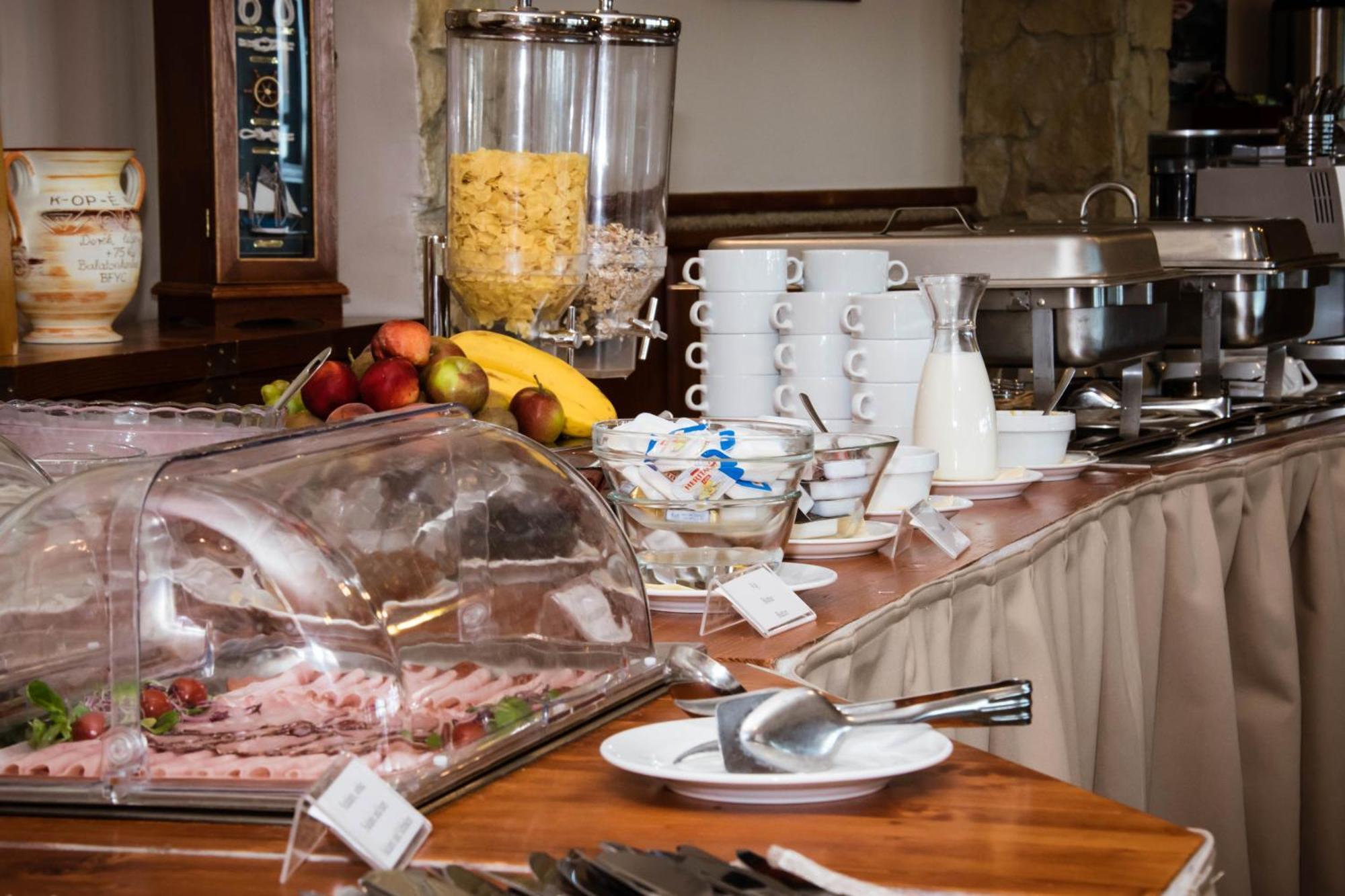 Balatonfoi Yacht Club 4* Balatonkenese